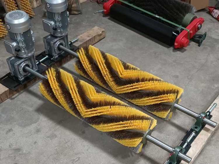 电动尼龙钢丝混合滚刷清扫器